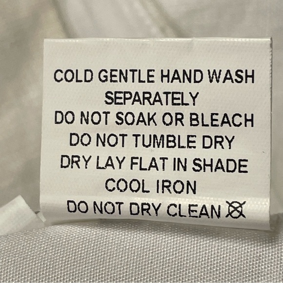 DISSH White Crop Top - Picture 8 of 8